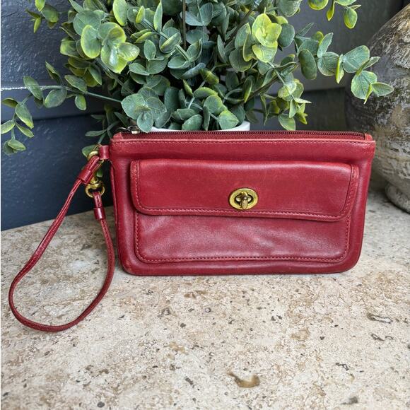 Coach Vintage Legacy Red Leather Flap Brass Turnlock Zip Wallet Clutch Wristlet - Picture 1 of 8